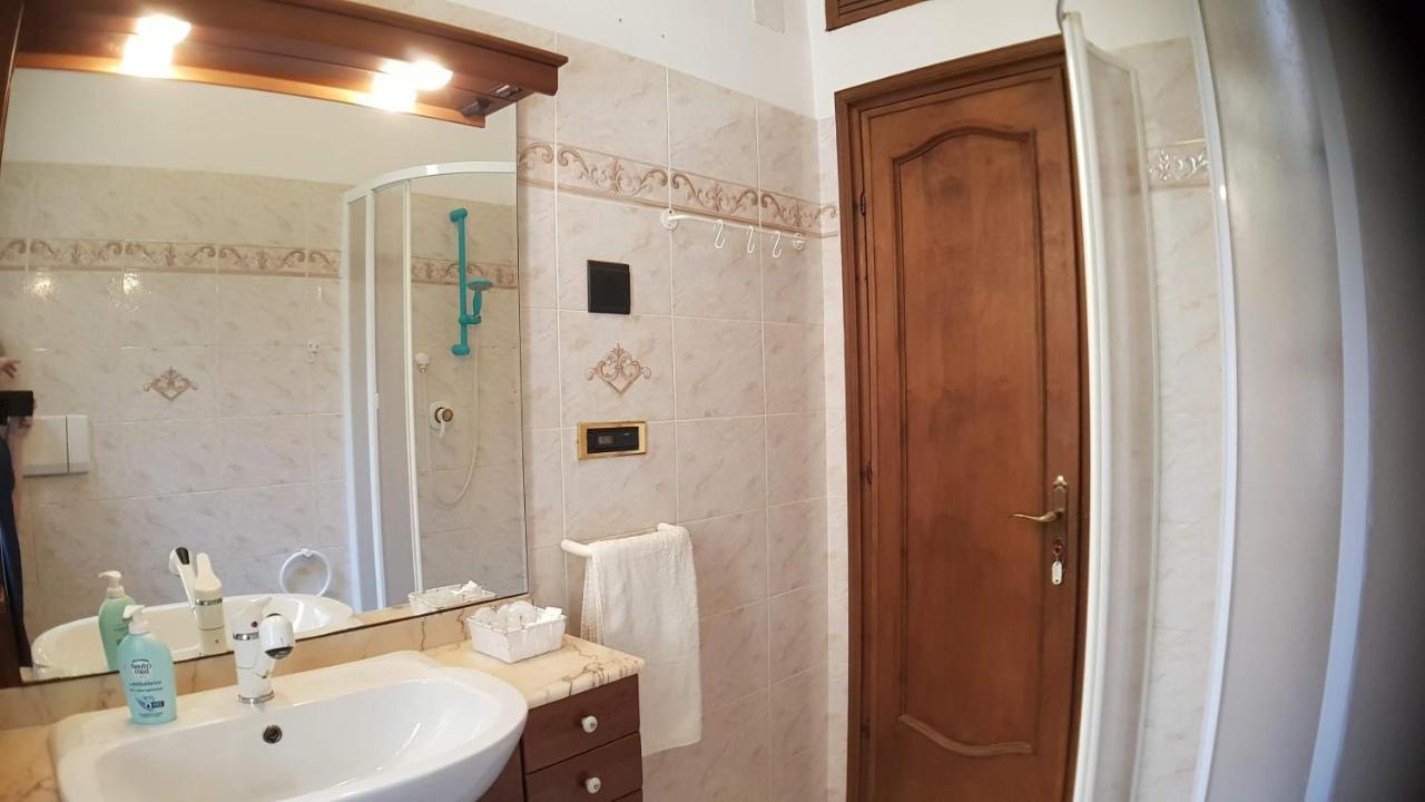 Apartament La Casa Di Bonnie & Clyde Genua Zewnętrze zdjęcie